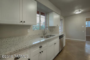 6025 E Timrod Pl, Tucson, AZ 85711 photo 11