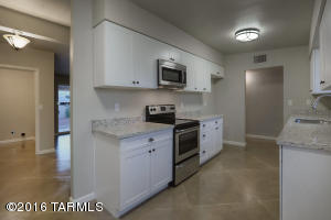 6025 E Timrod Pl, Tucson, AZ 85711 photo 9
