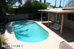 8945 E Maple Leaf Dr, Tucson, AZ 85710 photo 32