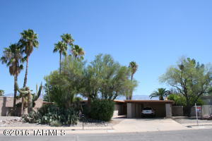 8945 E Maple Leaf Dr, Tucson, AZ 85710 photo 1