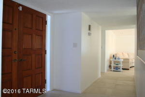 8945 E Maple Leaf Dr, Tucson, AZ 85710 photo 13