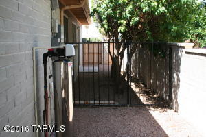 8945 E Maple Leaf Dr, Tucson, AZ 85710 photo 43