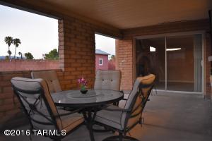 9681 E Watson Dr, Tucson, AZ 85730 photo 2