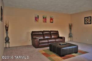9681 E Watson Dr, Tucson, AZ 85730 photo 4