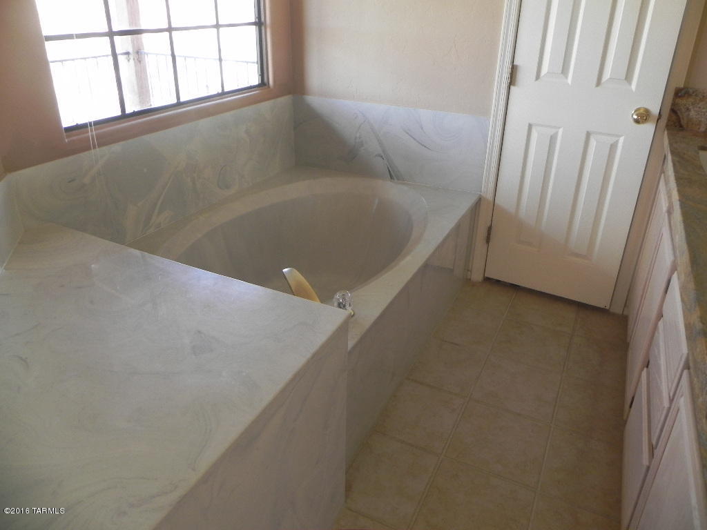 1737 E Deer Hollow Loop, Tucson, AZ 85737 photo 7