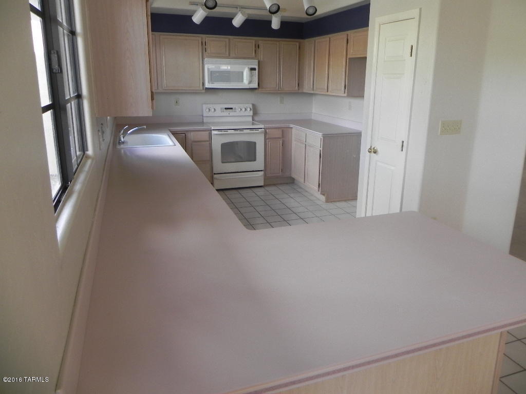1737 E Deer Hollow Loop, Tucson, AZ 85737 photo 3