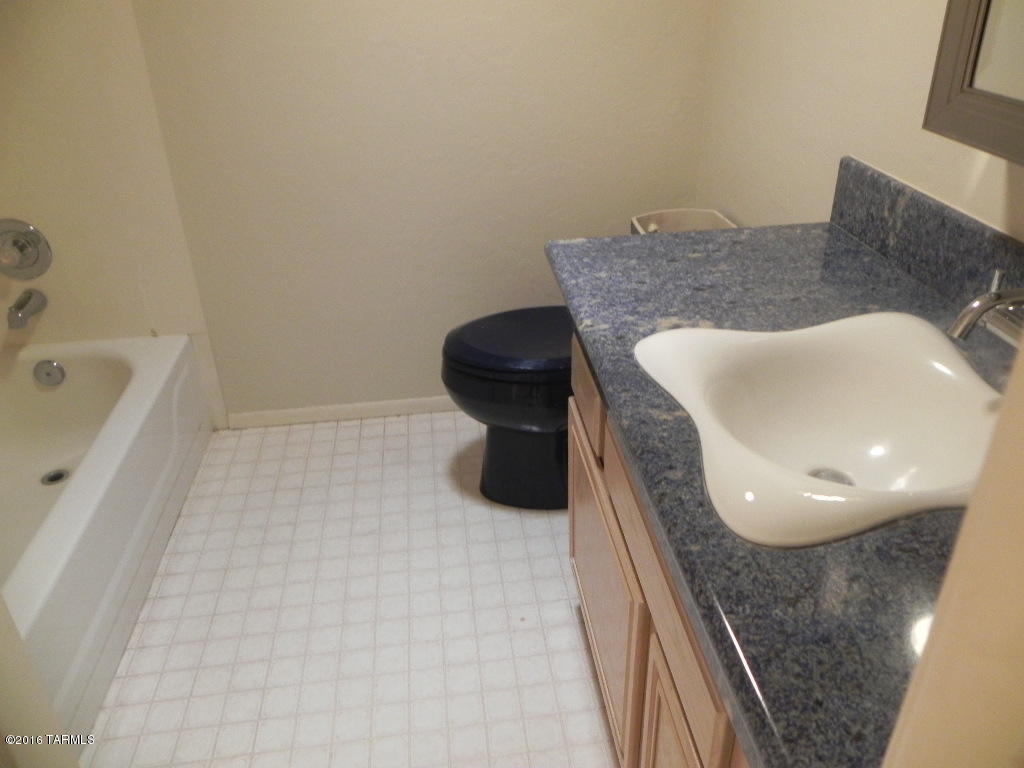 1737 E Deer Hollow Loop, Tucson, AZ 85737 photo 9