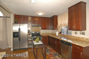 5273 W Eaglestone Loop, Tucson, AZ 85742 photo 4