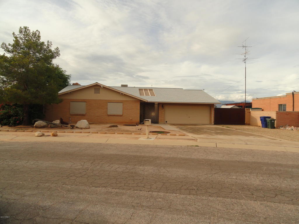 7701 E David Dr, Tucson, AZ 85730 photo 2