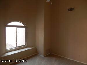 10207 E Buffaloberry Loop, Tucson, AZ 85748 photo 4