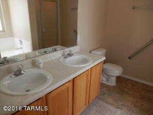 10207 E Buffaloberry Loop, Tucson, AZ 85748 photo 9