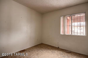 2105 E Pinon Dr, Tucson, AZ 85706 photo 17