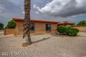 2105 E Pinon Dr, Tucson, AZ 85706 photo 2