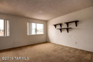 2105 E Pinon Dr, Tucson, AZ 85706 photo 4