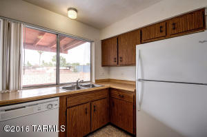 2105 E Pinon Dr, Tucson, AZ 85706 photo 12