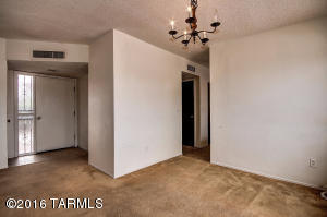 2105 E Pinon Dr, Tucson, AZ 85706 photo 6