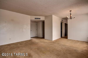 2105 E Pinon Dr, Tucson, AZ 85706 photo 5
