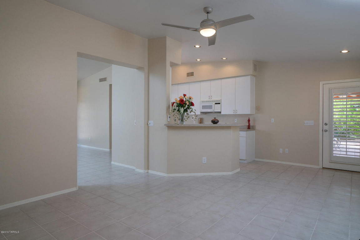 1490 E Tascal Loop, Tucson, AZ 85737 photo 4