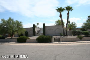 8925 E Maple Leaf Dr, Tucson, AZ 85710 photo 1