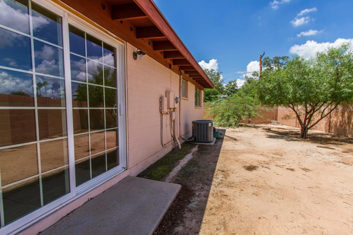 6949 E Casey Pl, Tucson, AZ 85730 photo 4