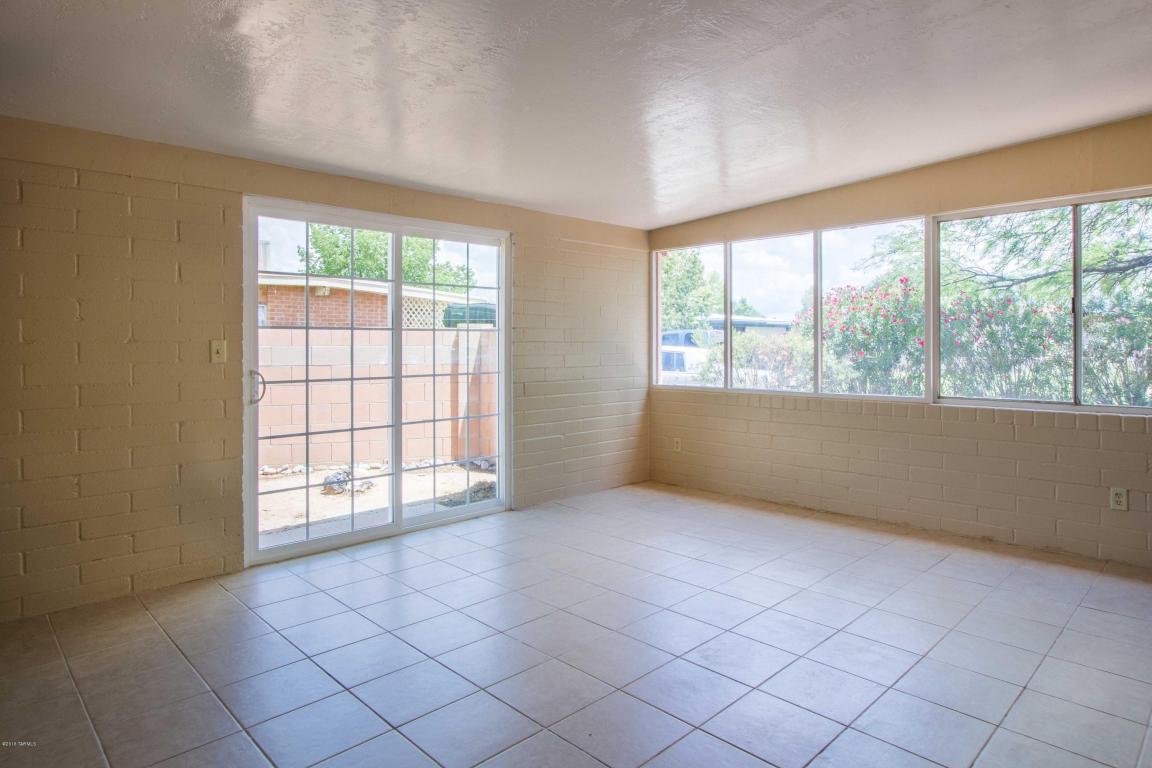 6949 E Casey Pl, Tucson, AZ 85730 photo 8