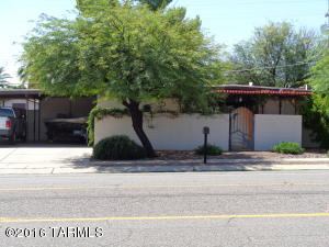 8532 E Kenyon Dr, Tucson, AZ 85710 photo 1