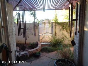 8532 E Kenyon Dr, Tucson, AZ 85710 photo 6
