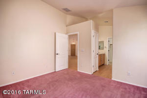10528 E Feltleaf Willow Trl, Tucson, AZ 85747 photo 12