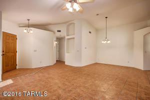 10528 E Feltleaf Willow Trl, Tucson, AZ 85747 photo 5