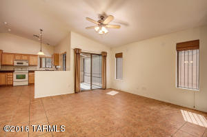 10528 E Feltleaf Willow Trl, Tucson, AZ 85747 photo 8