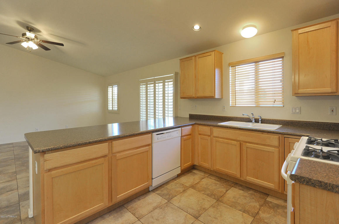 8045 E Snakeroot Dr, Tucson, AZ 85710 photo 13