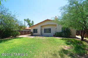 3041 E Loretta Dr, Tucson, AZ 85716 photo 2