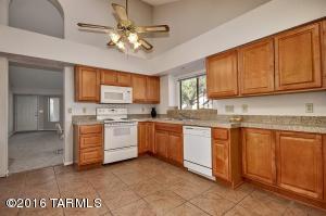 9840 E Harmony Ln, Tucson, AZ 85748 photo 7
