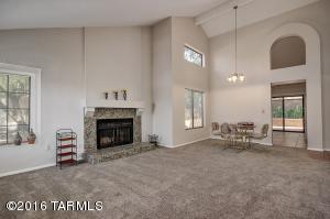 9840 E Harmony Ln, Tucson, AZ 85748 photo 2