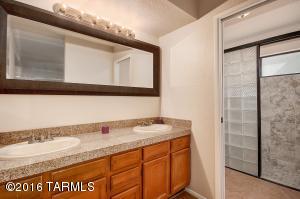 9840 E Harmony Ln, Tucson, AZ 85748 photo 9