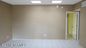 5968 E Sun County Blvd, Tucson, AZ 85712 photo 7