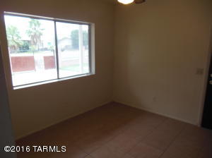 5634 S Bryant Ave, Tucson, AZ 85706 photo 4