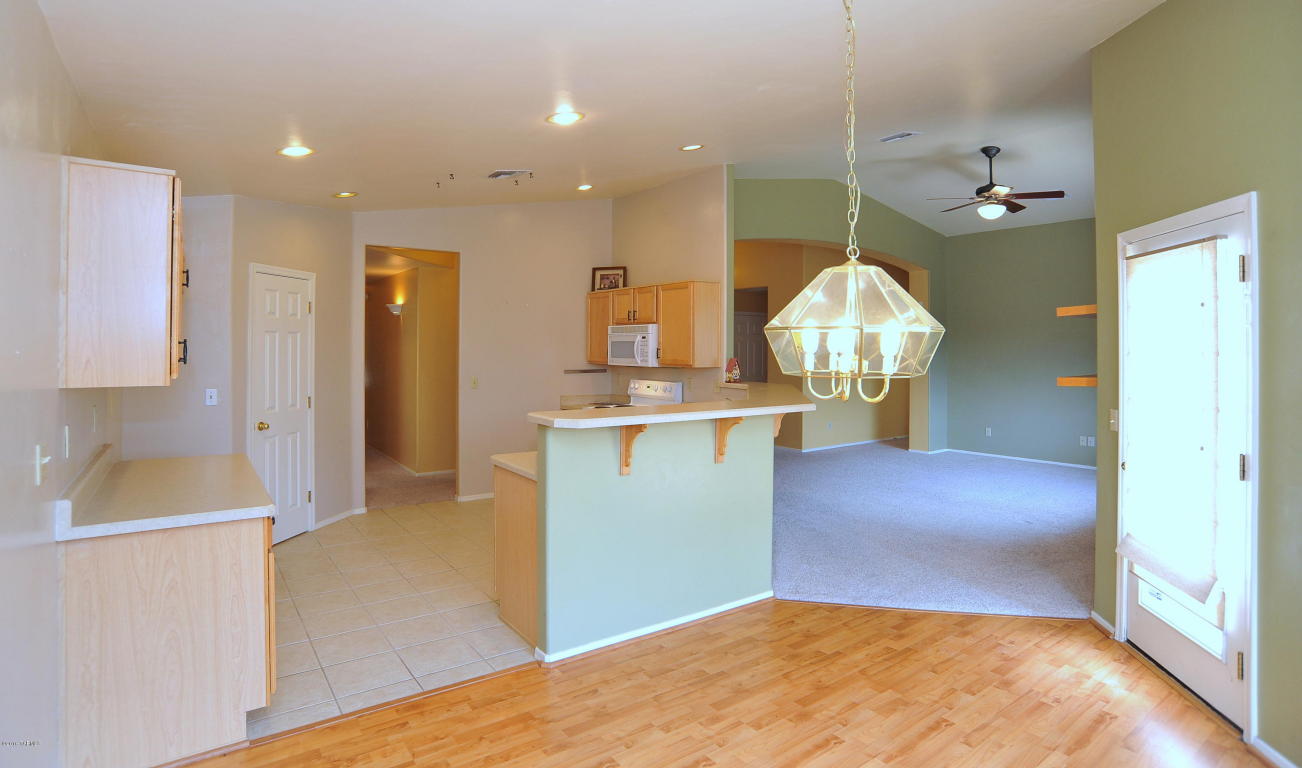 9493 E Lilly Bay Loop, Tucson, AZ 85710 photo 7
