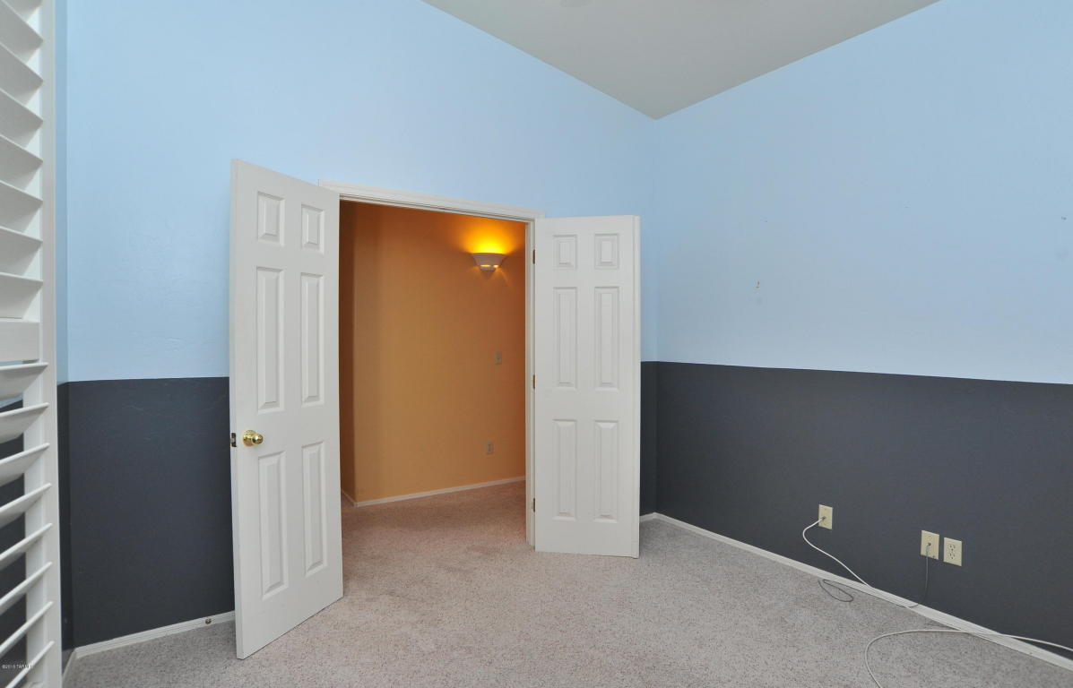 9493 E Lilly Bay Loop, Tucson, AZ 85710 photo 16