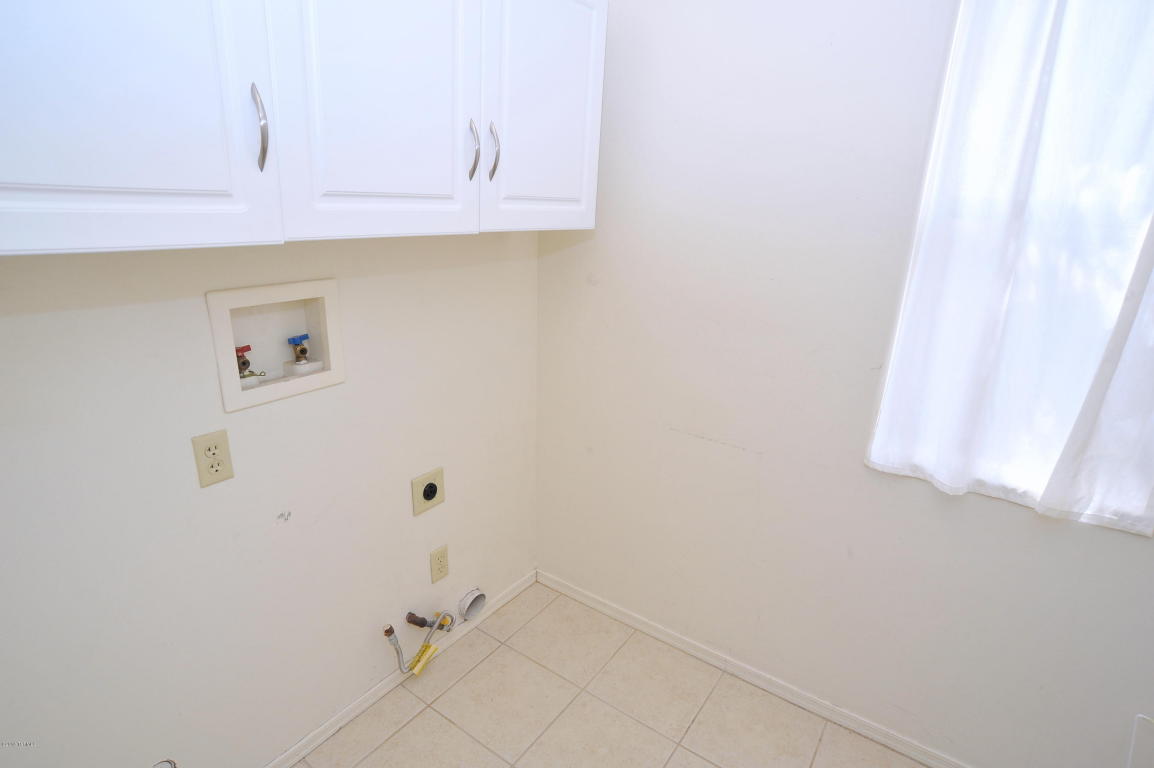 9493 E Lilly Bay Loop, Tucson, AZ 85710 photo 17