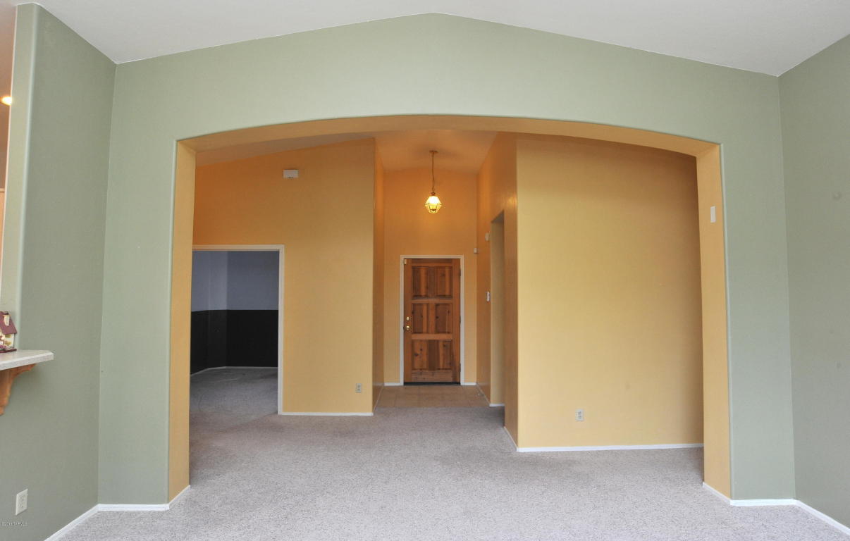 9493 E Lilly Bay Loop, Tucson, AZ 85710 photo 3