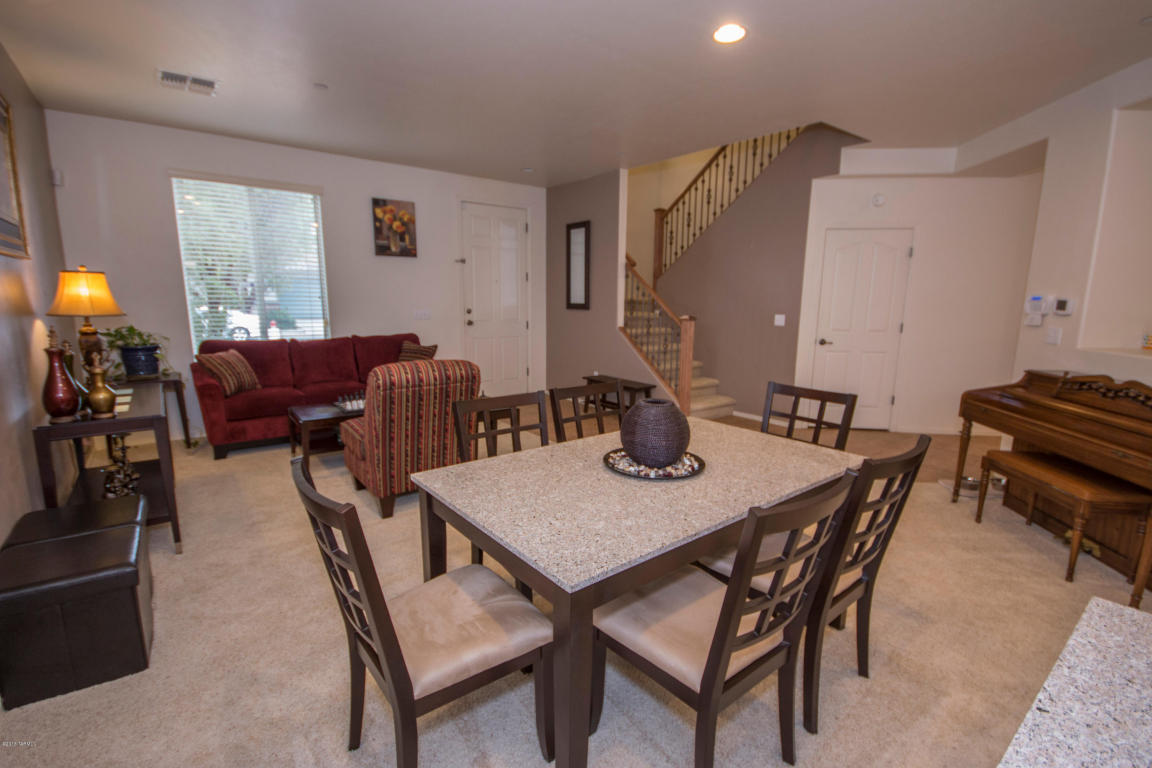 8159 W Booted Eagle Ct, Tucson, AZ 85757 photo 3
