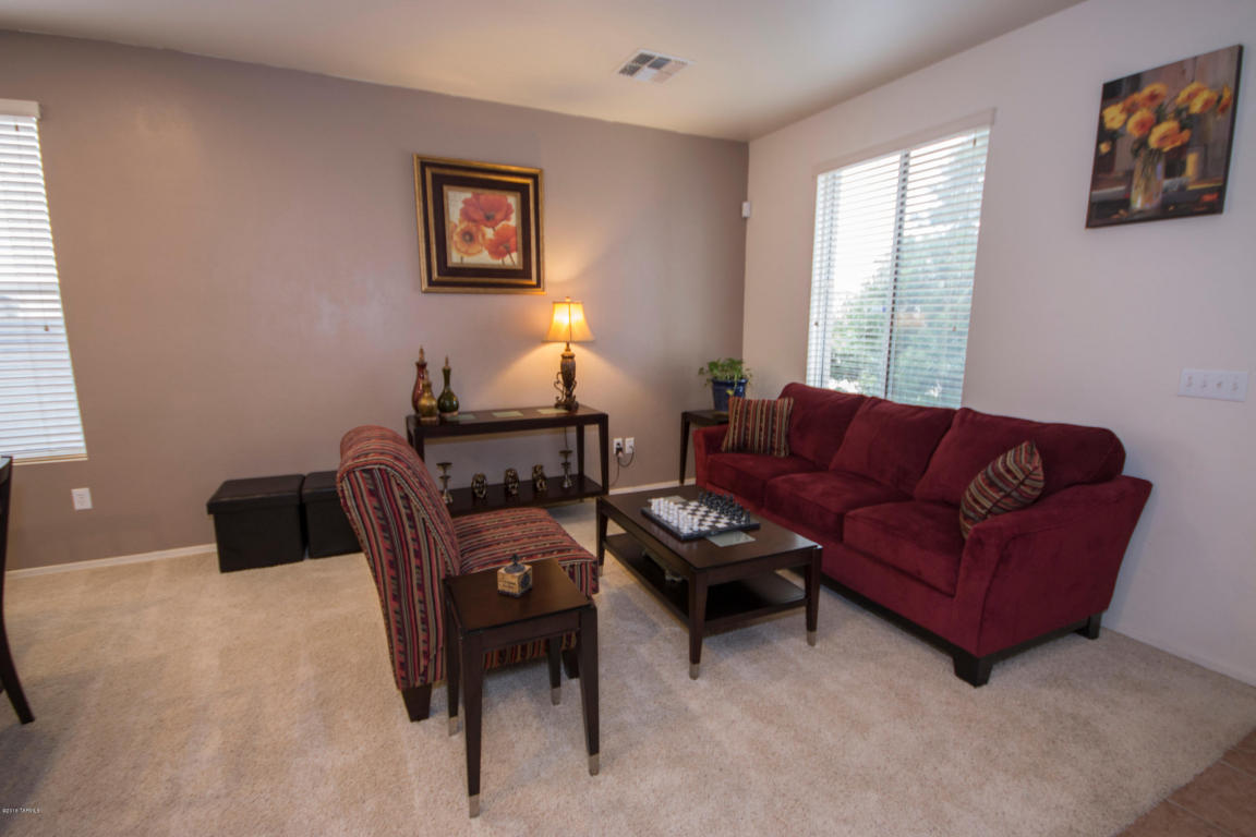 8159 W Booted Eagle Ct, Tucson, AZ 85757 photo 2