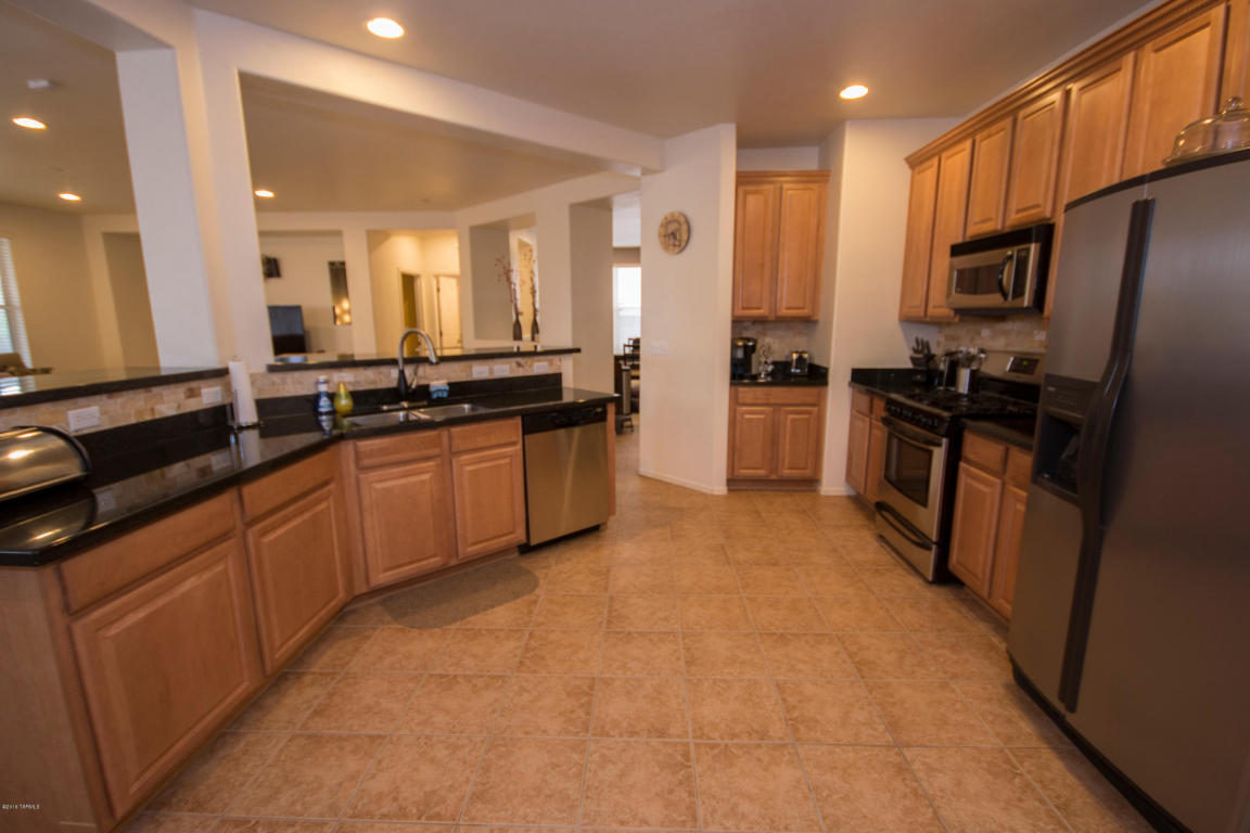 8159 W Booted Eagle Ct, Tucson, AZ 85757 photo 8