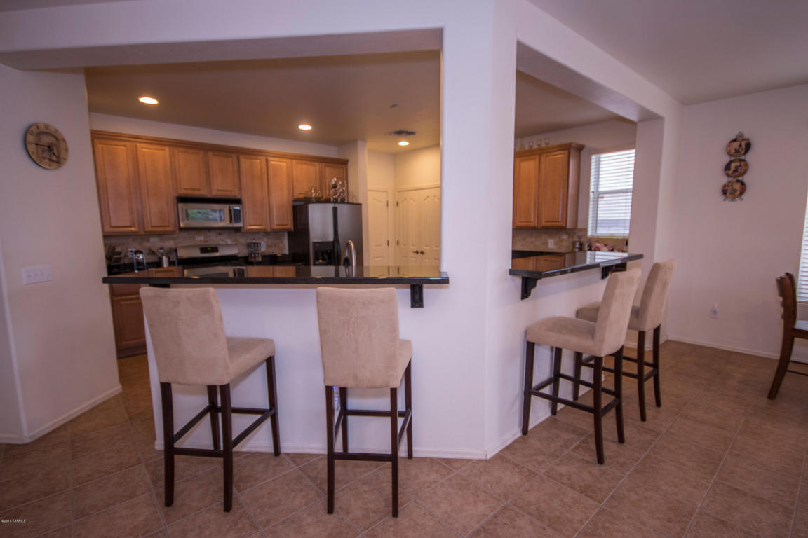 8159 W Booted Eagle Ct, Tucson, AZ 85757 photo 7
