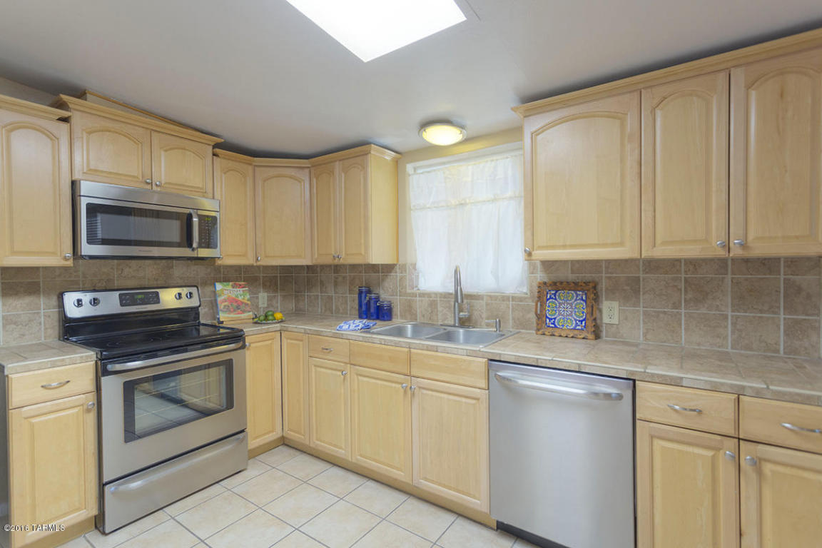 5056 E 3rd St, Tucson, AZ 85711 photo 2