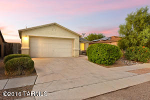 5943 E Tercel Dr, Tucson, AZ 85756 photo 2