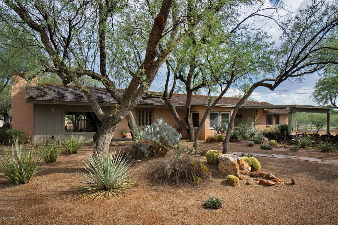 8840 E Bears Path Rd, Tucson, AZ 85749 photo 2