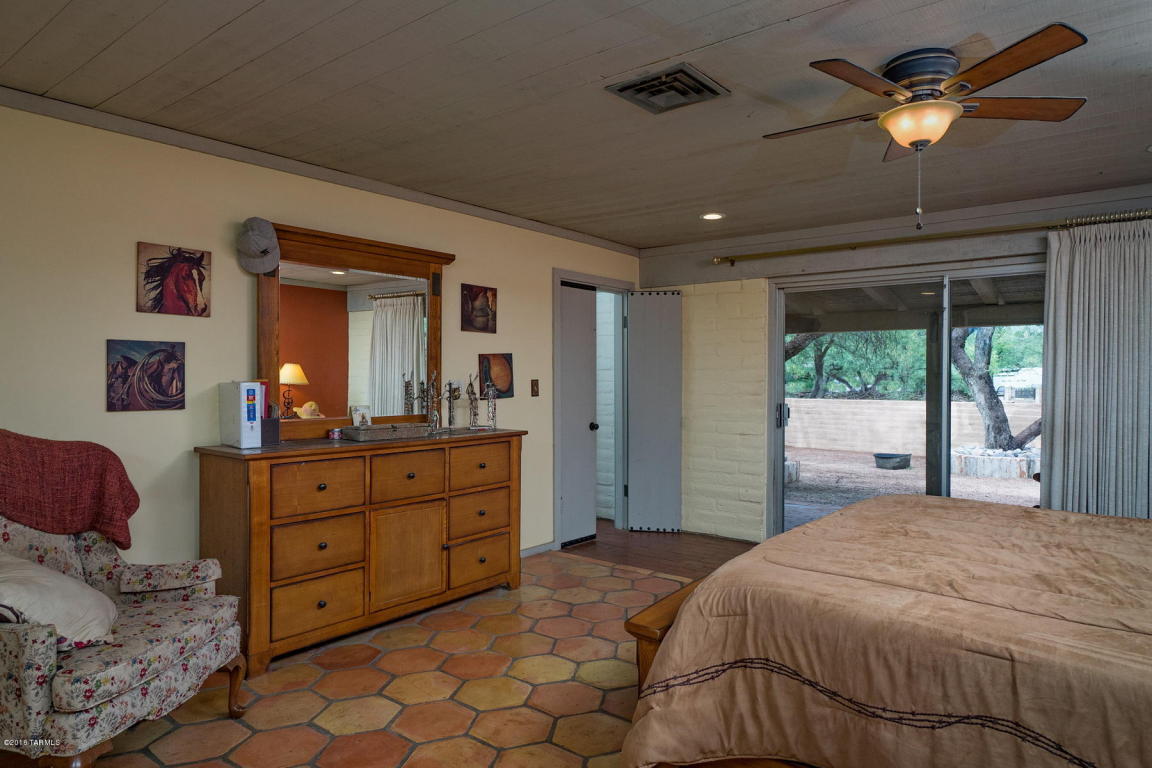 8840 E Bears Path Rd, Tucson, AZ 85749 photo 17