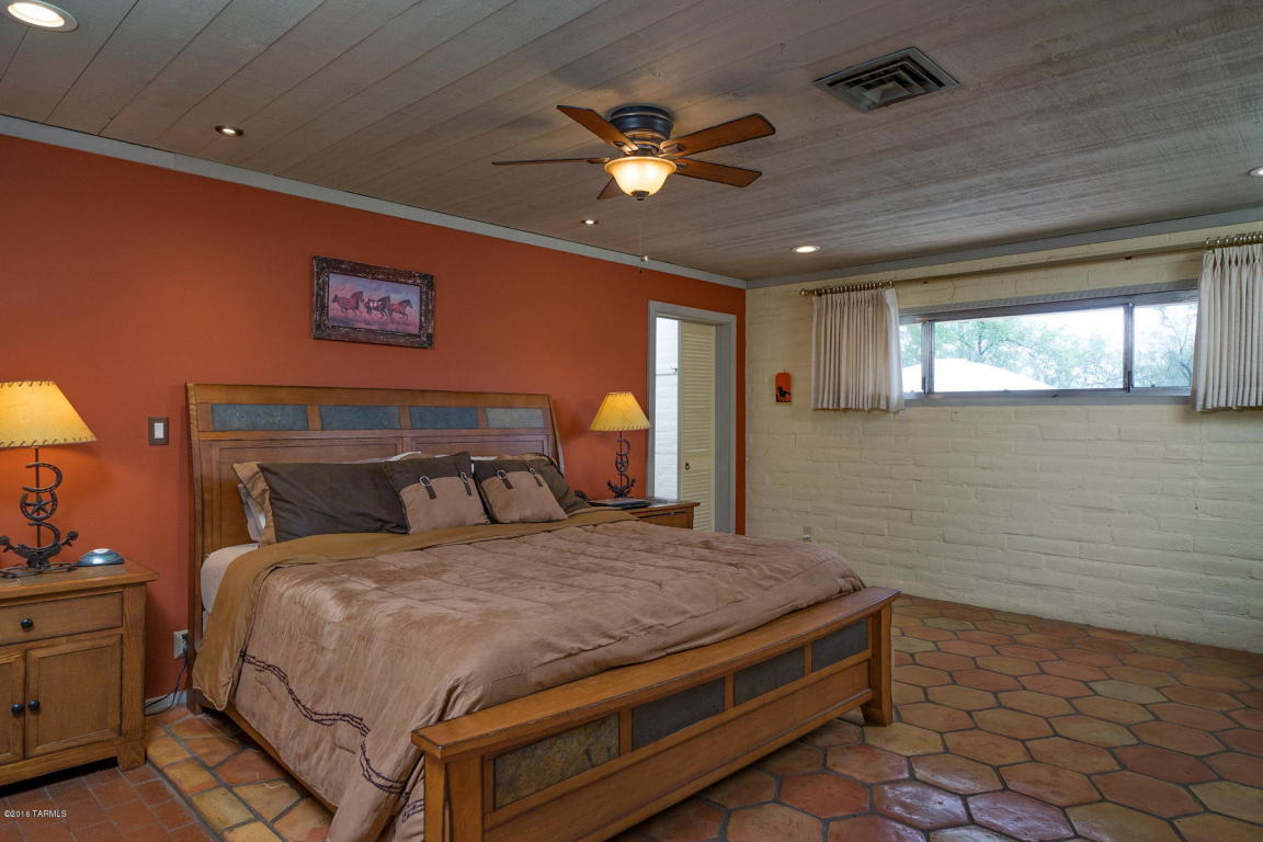 8840 E Bears Path Rd, Tucson, AZ 85749 photo 16